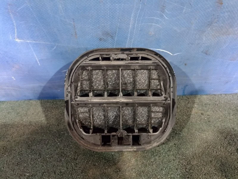 Решетка вентиляционная Chevrolet Cobalt 2013 13502348 T250 1.5 B15D1