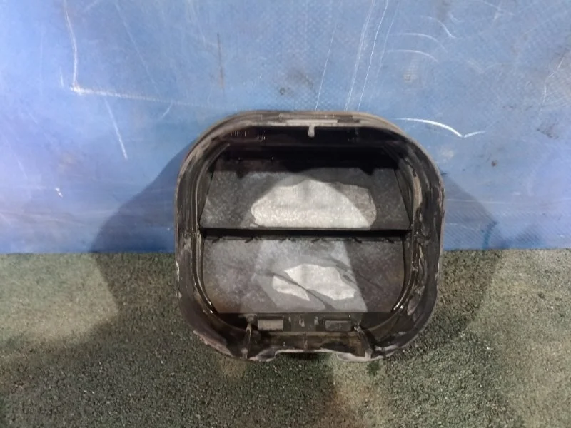 Решетка вентиляционная Chevrolet Cobalt 2013 13502348 T250 1.5 B15D1