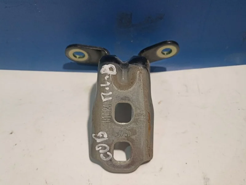 Петля двери Chevrolet Cobalt 2013 13577116 T250 1.5 B15D1, передняя левая