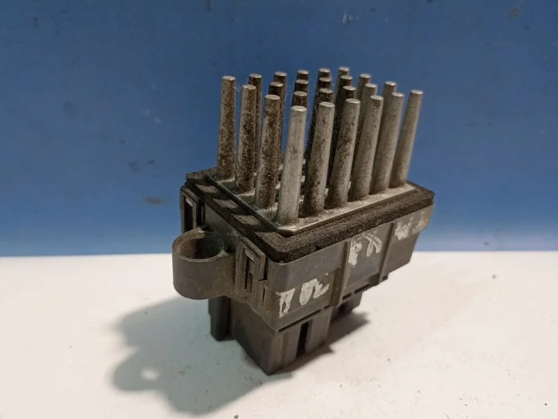 Реостат печки Chevrolet Tahoe Iii 2006 - 2014 15141283, задний