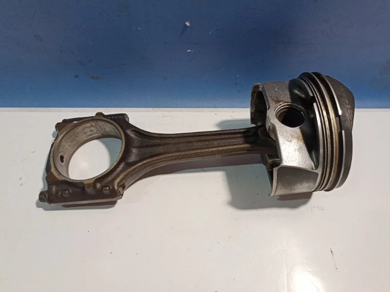 Поршень с шатуном Volkswagen Passat B6 2005 - 2010 2007 06D107099M BVY