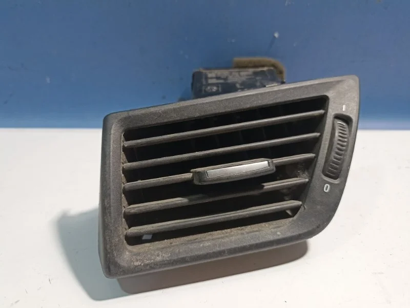 Дефлектор обдува салона Bmw X1 (E84) 2010 64222991233, левый