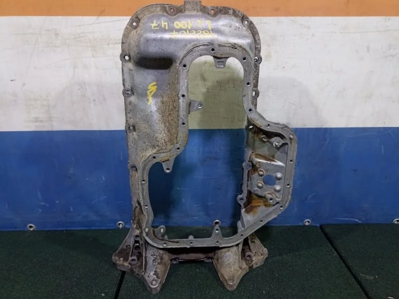 Полуподдон Toyota Land Cruiser 100 2007 1211150101 4.7 2UZFE