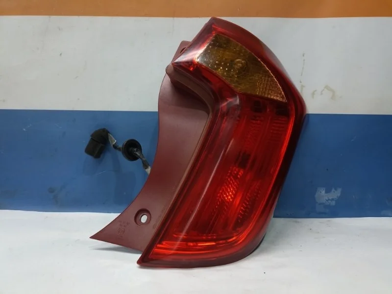 Фонарь Kia Picanto 2 2013 924021Y010 TA 1.0 G3LA, задний правый