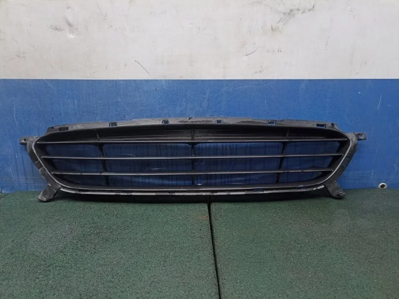 Решетка бампера Hyundai Solaris 1 2013 865611R000 RB 1.6 G4FC