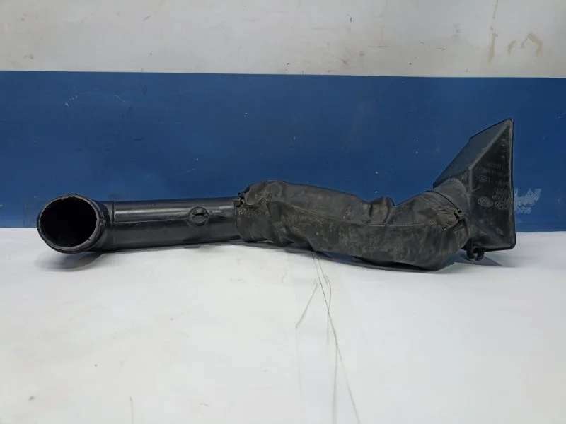 Воздухозаборник Kia Picanto 2 2013 282101Y200 TA 1.0 G3LA