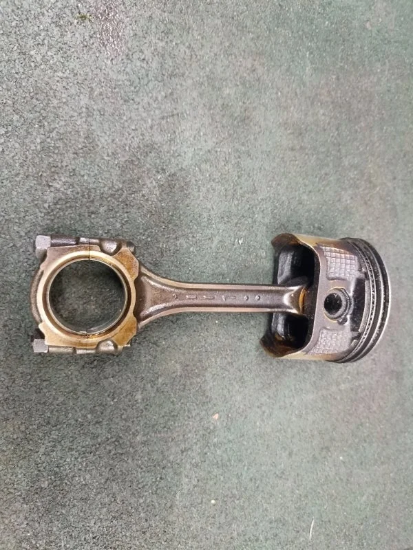 Поршень с шатуном Nissan Almera 2005 121004M500 N16 QG18DE