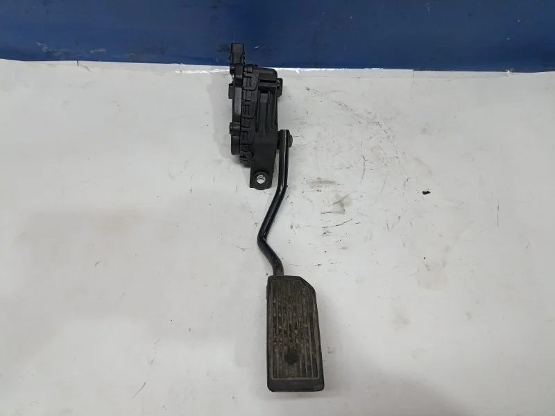 Педаль газа Nissan Almera 2005 18002AU410 N16 QG18DE