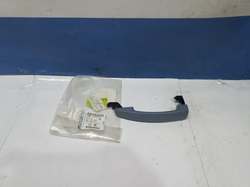 Ручка двери наружная Opel Astra H 13142770