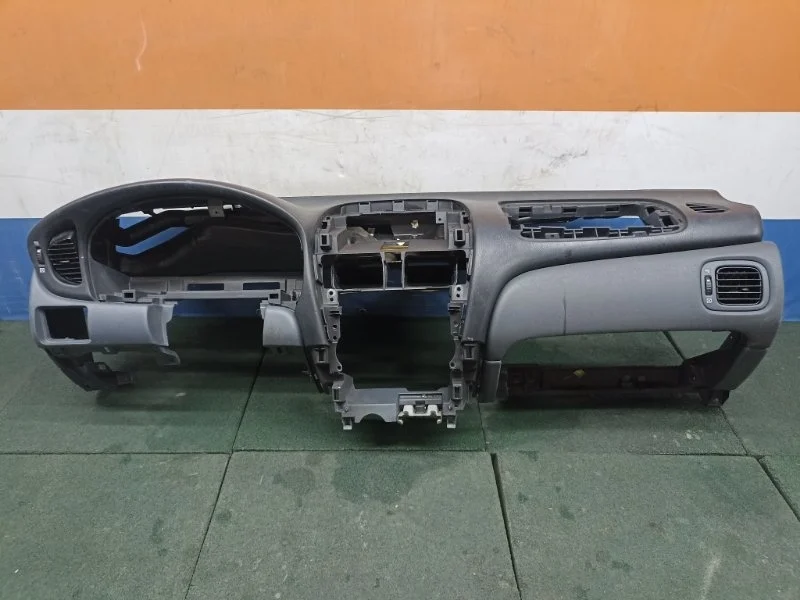 Торпедо Nissan Almera 2005 68200BN902 N16 QG18DE