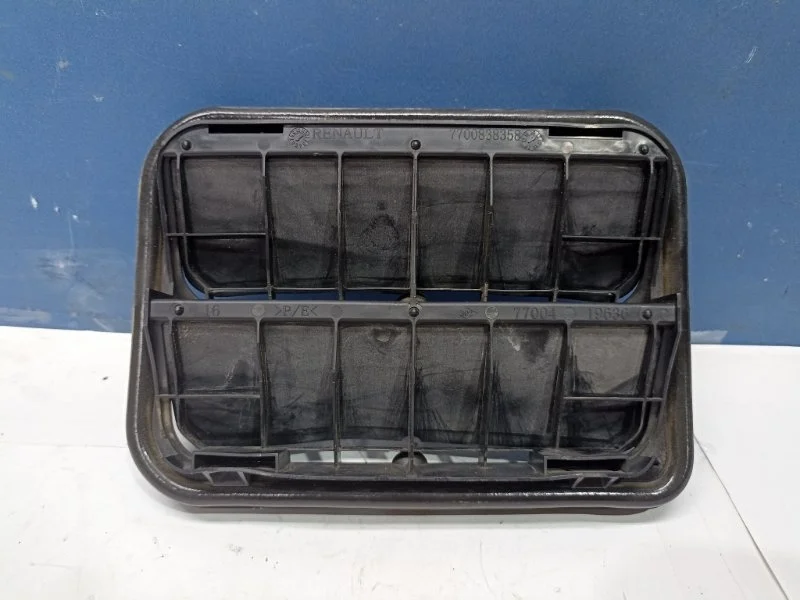 Клапан вентиляции салона Renault Kaptur 2017 7700838358 RBA 2.0 F4R410, задний левый