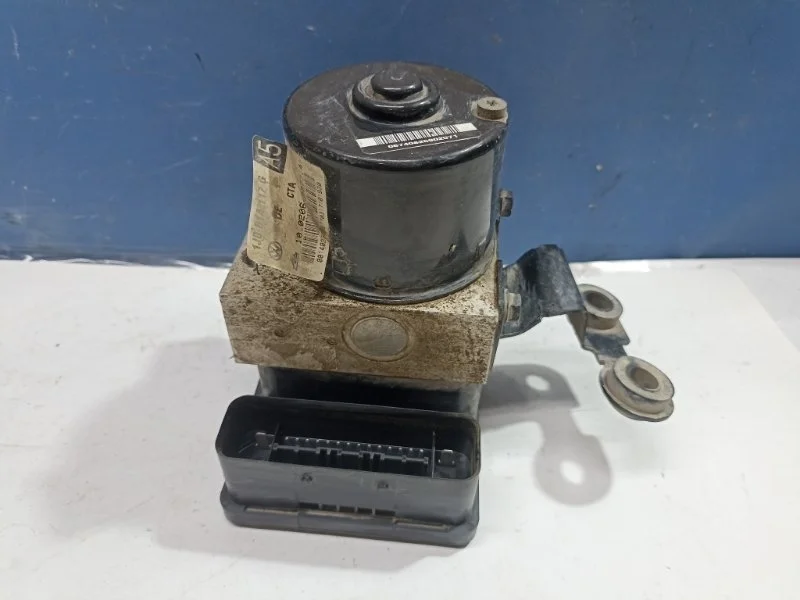 Блок ABS Skoda Octavia 2007 1J0614117G A4 1.4 BCA