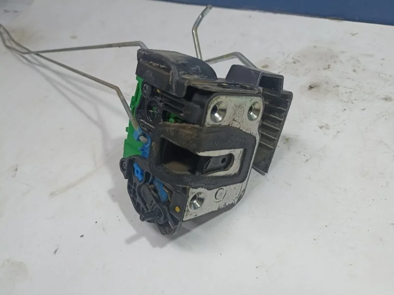 Замок двери Kia Rio 2016 814204Y000 UB 1.6 G4FC, задний правый