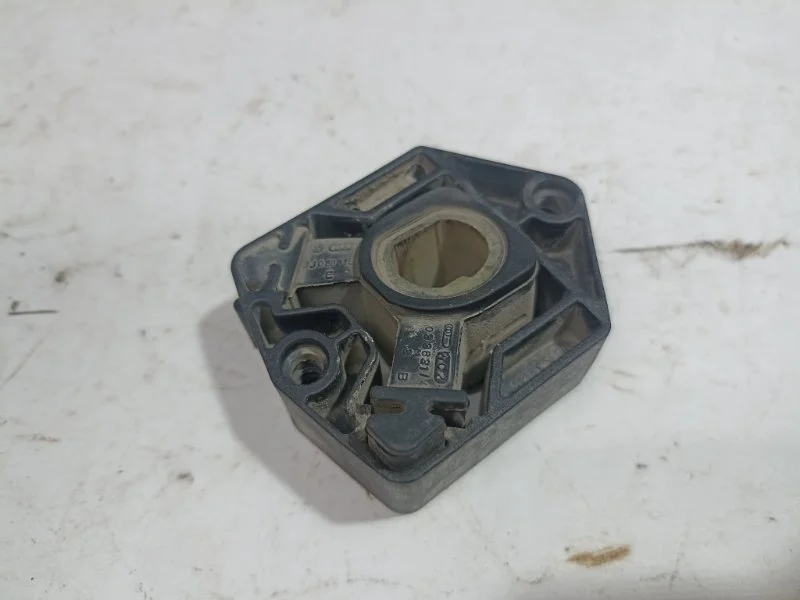 Подушка радиатора Skoda Octavia 2007 1J0806155E A4 1.4 BCA