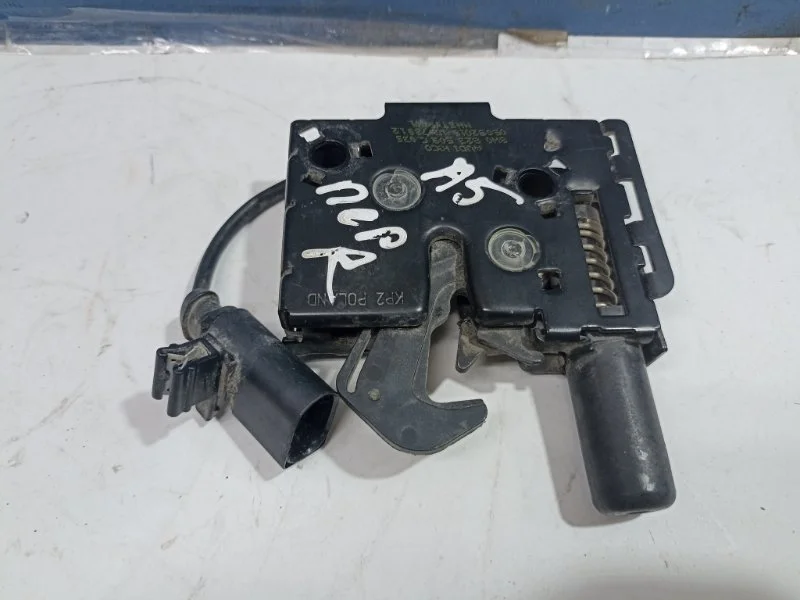 Замок капота Audi A5 2019 8W0823509C F53 2.0 CYMC, правый