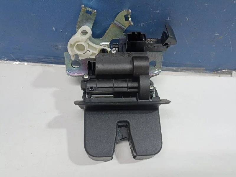 Замок багажника Audi A5 2019 8W082750305S F53 2.0 CYMC