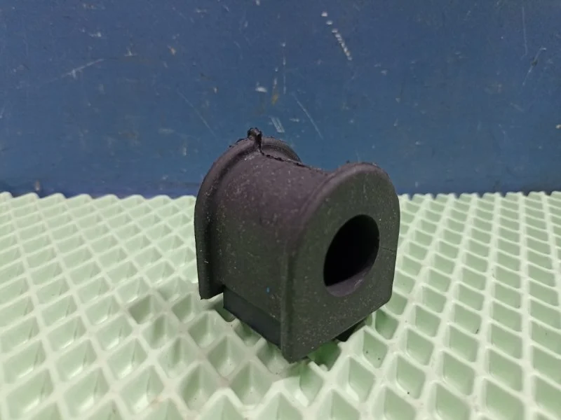 Втулка стабилизатора Toyota Avensis 2 2003-2008 TSBAVF T250, передняя