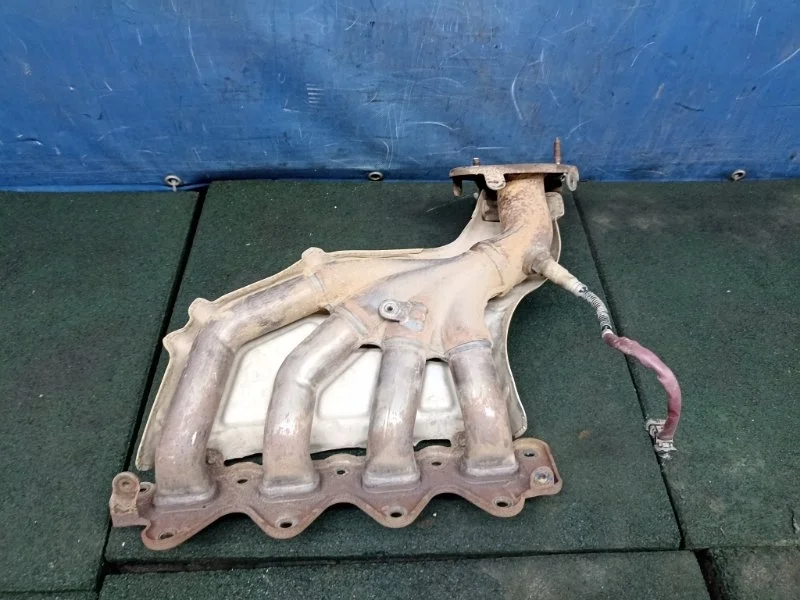 Выпускной коллектор Renault Duster 1 2019 8201101954 HSA 2.0 F4R410