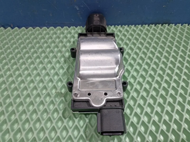 Блок управления вентилятором Ford Focus 3 1137328567