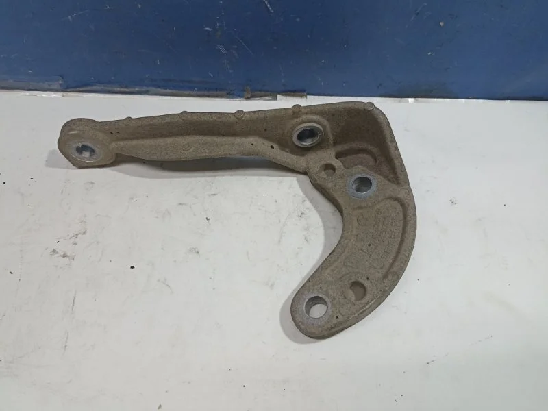 Кронштейн раздатки Renault Duster 1 2019 339305631R HSA 2.0 F4R410