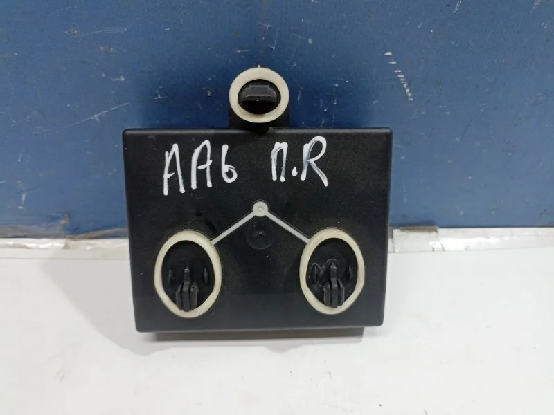 Блок управления дверью Audi A6 2005 4F0959792B 4F2 3.0 BBJ, передний правый