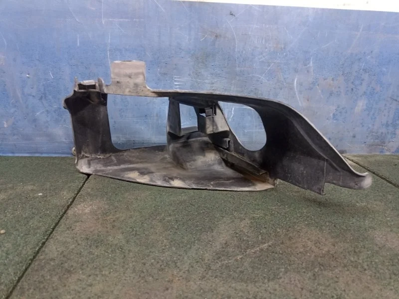 Кронштейн фары Audi Q7 2006 4L0941614 4LB 3.0TDI BUG, передний правый