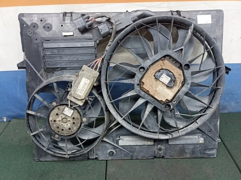 Диффузор вентилятора Audi Q7 2006 7L0121207E 4LB 3.0TDI BUG