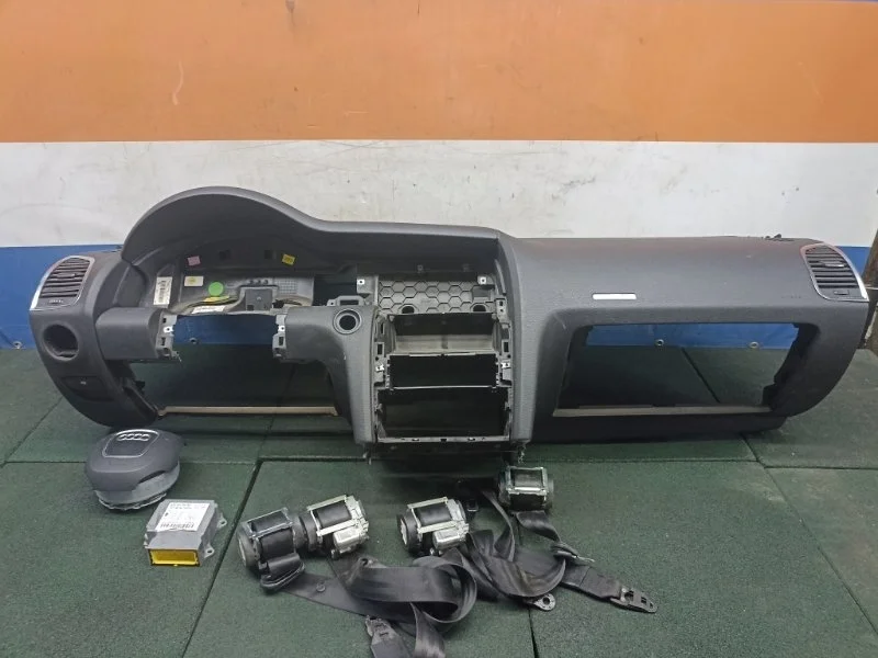 Безопасность Audi Q7 2006 4L1857041E24A 4LB 3.0TDI BUG