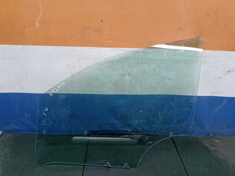 Стекло двери Renault Kaptur 2018 803018432R REA 1.6 H4MD438, переднее левое