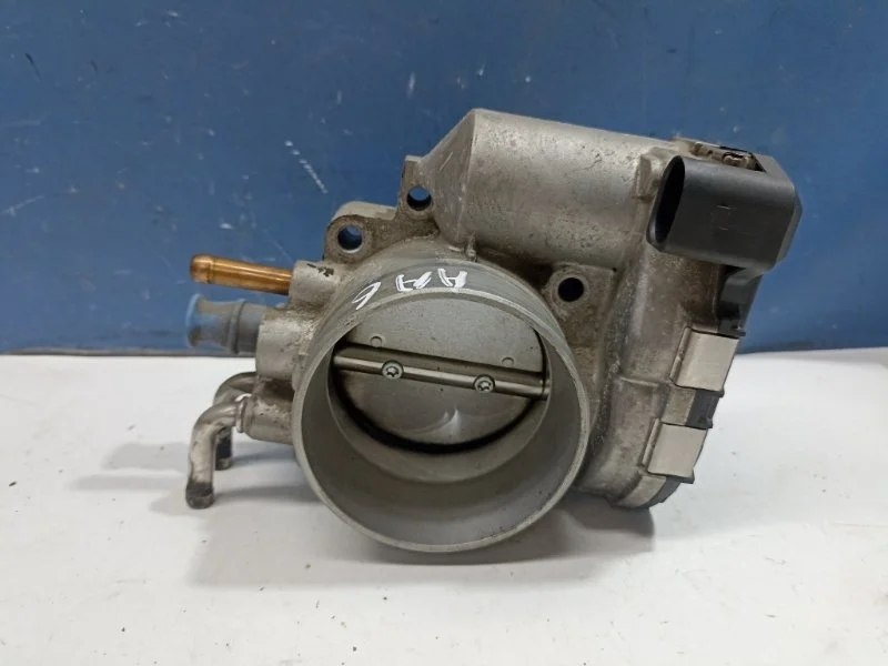 Заслонка дроссельная Audi A6 2005 078133062B 4F2 3.0 BBJ