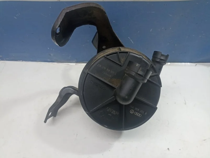 Насос воздушный Audi A6 2005 06A959253B 4F2 3.0 BBJ