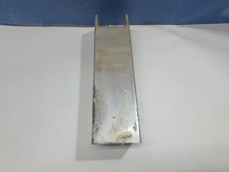 Кронштейн усилителя бампера Audi A6 2005 4F5807331 4F2 3.0 BBJ, задний