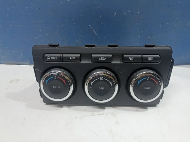 Блок управления климат-контролем Mazda 6 2011 T1013519HC GH 2.0 LF