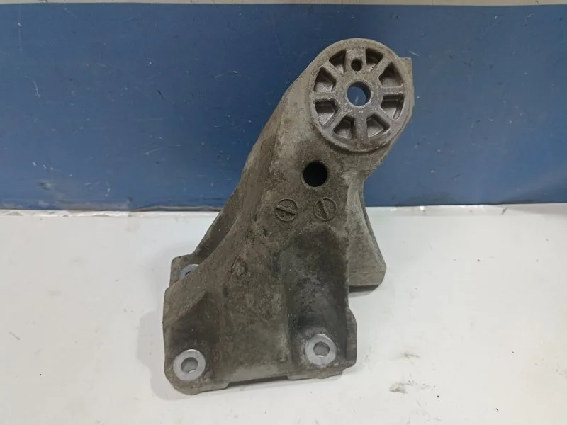 Кронштейн двигателя Audi Q7 2006 7L6199308B 4LB 3.0TDI BUG