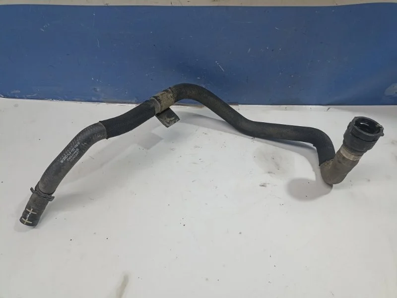 Патрубок системы охлаждения Audi Q7 2006 7L6122109D 4LB 3.0TDI BUG