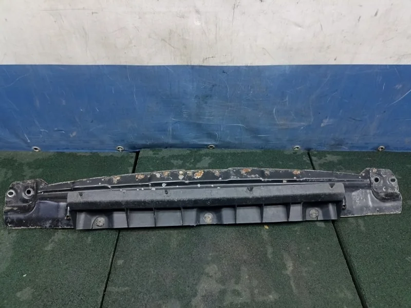 Планка под радиатор Audi Q7 2006 7L0805551A 4LB 3.0TDI BUG