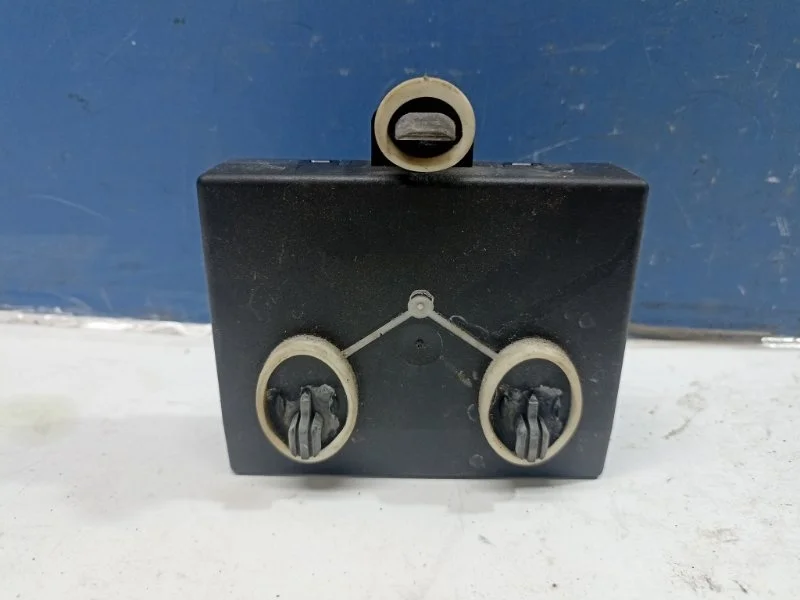 Блок управления дверью Audi Q7 2006 4L0959793B 4LB 3.0TDI BUG, передний левый