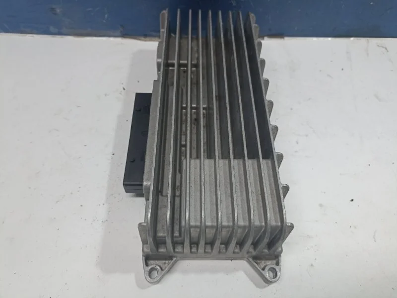 Усилитель акустической системы Audi Q7 2006 4L0910223E 4LB 3.0TDI BUG