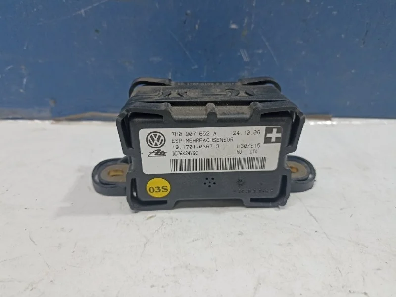 Датчик ускорения Audi Q7 2006 7H0907652A 4LB 3.0TDI BUG