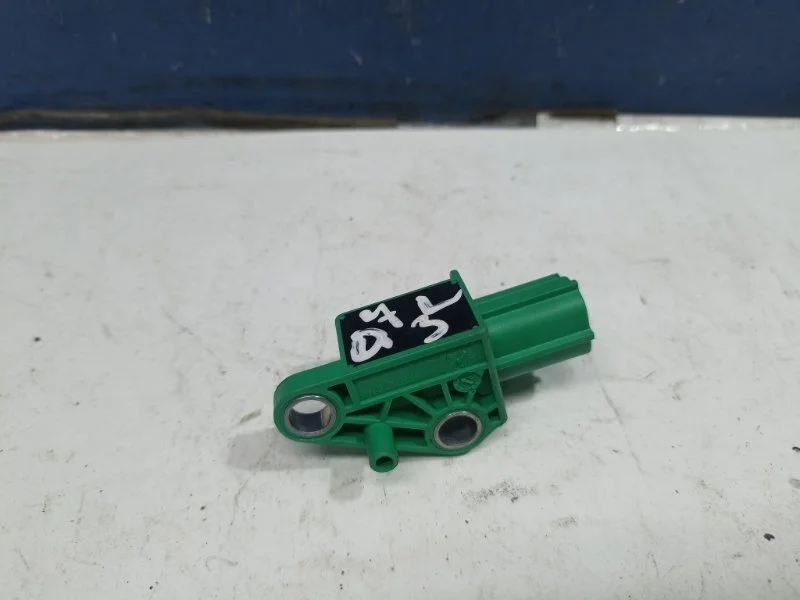 Датчик удара Audi Q7 2006 1K0909606C 4LB 3.0TDI BUG, задний левый