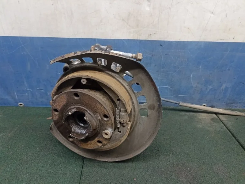 Кулак Audi Q7 2006 7L8505435 4LB 3.0TDI BUG, задний левый