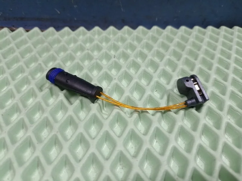 Датчик износа тормозных колодок Mercedes-Benz Ml164 2010 1987473006 W164