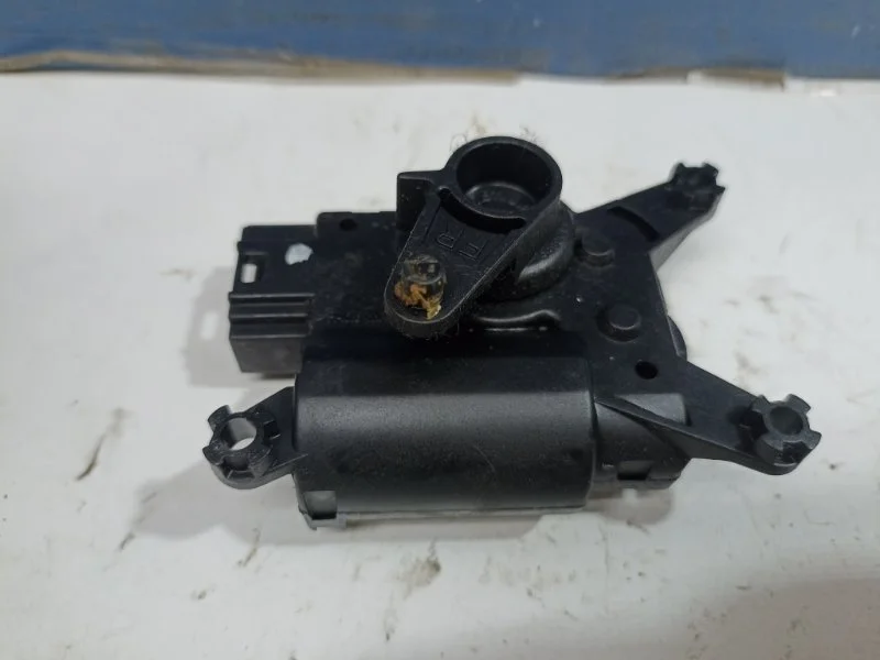 Моторчик заслонки печки Audi Q7 2006 7L0907511AM 4LB 3.0TDI BUG