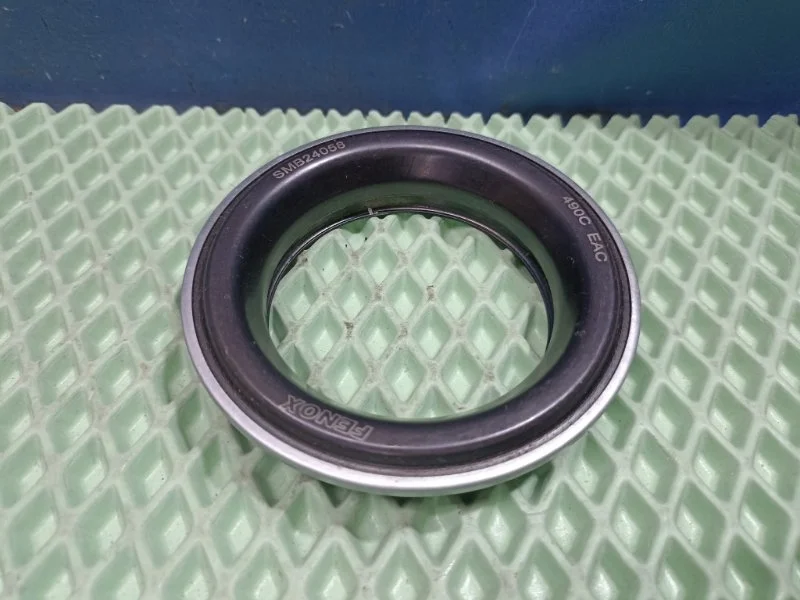 Опорный подшипник Kia Ceed 1 SMB24058