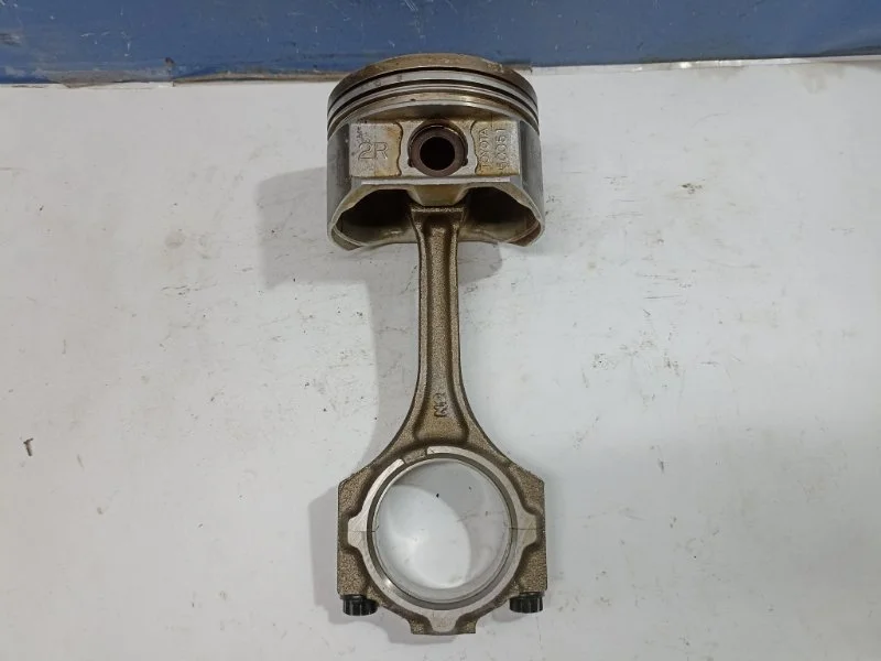 Поршень с шатуном Toyota Land Cruiser 100 1998-2005 1320150032 4.7 2UZFE