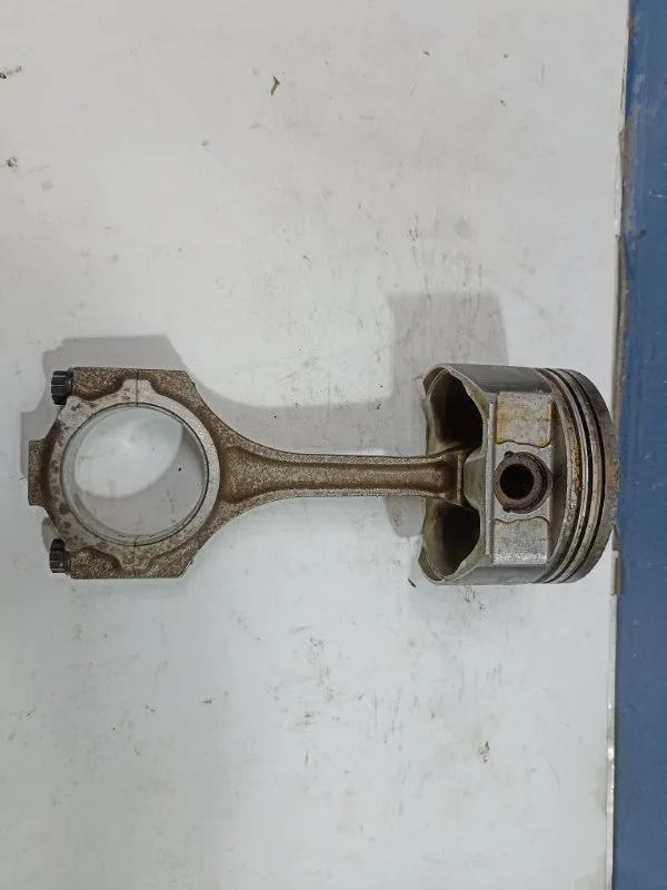 Поршень с шатуном Toyota Land Cruiser 100 1998-2005 1320150032 4.7 2UZFE