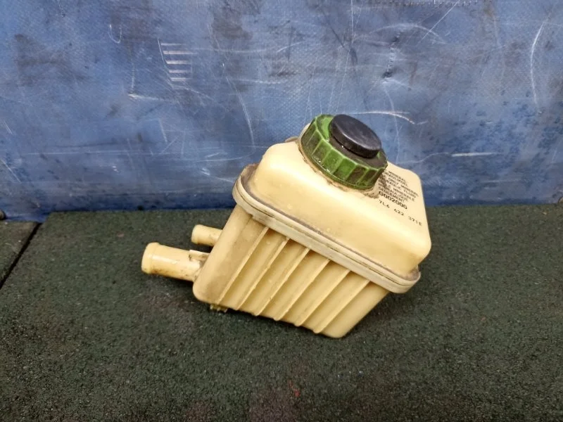 Бачок ГУР Porsche Cayenne 2011 7L6422371E