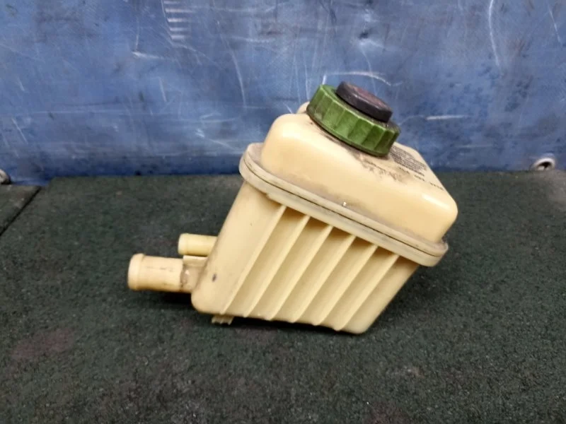 Бачок ГУР Porsche Cayenne 2011 7L6422371E