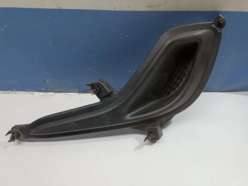 Заглушка бампера Hyundai Solaris 1 2010-2017 865631R000, передняя левая