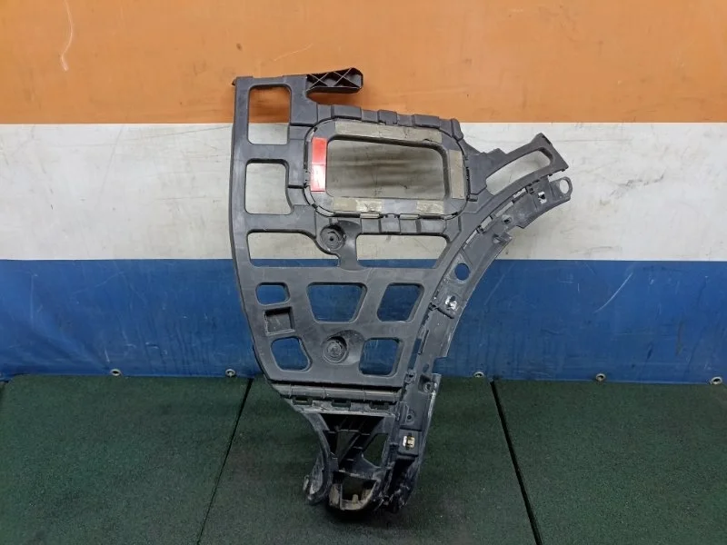 Кронштейн бампера Porsche Cayenne 2012 95850537800, задний правый